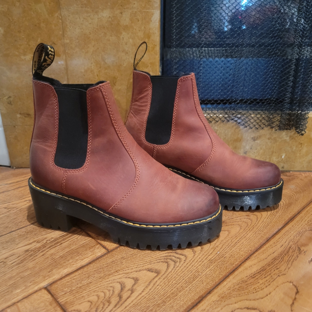 Women's Brown Leather Chelsea Boots